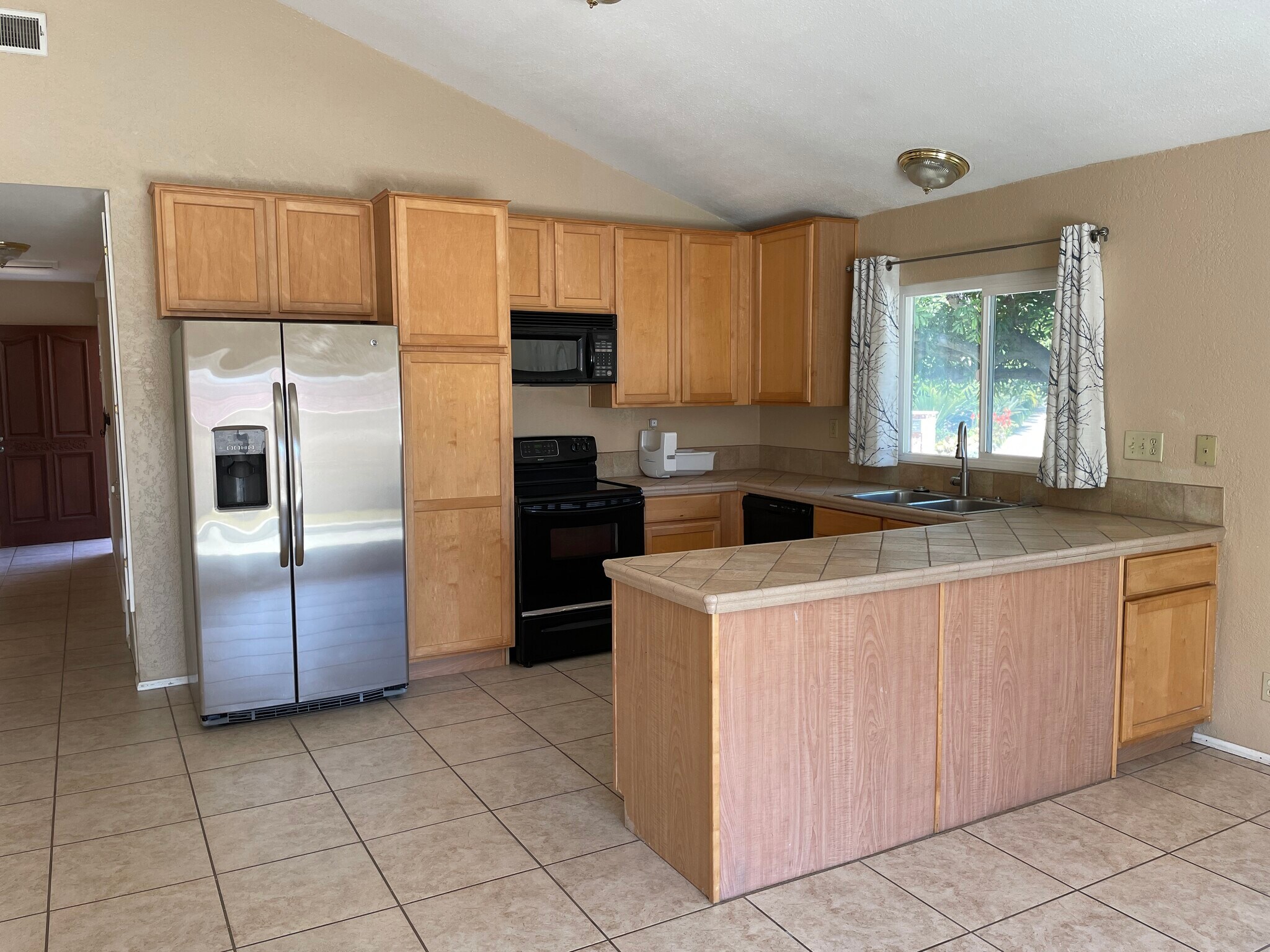 Building Photo - 2802 Cazadero Dr