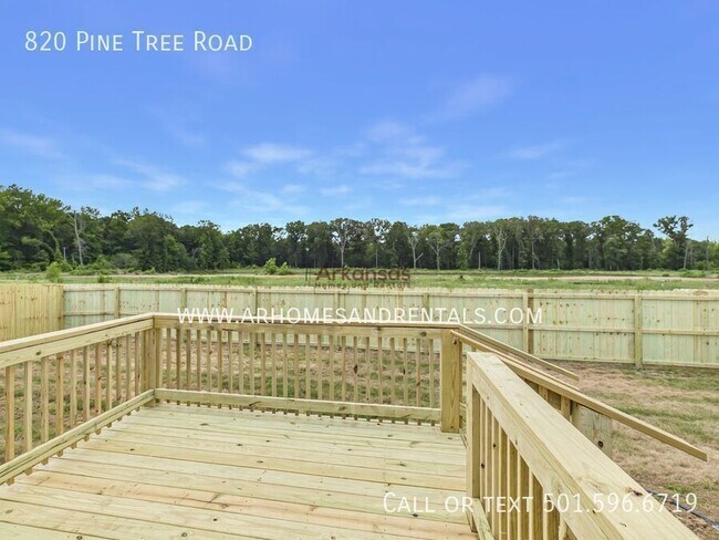 Building Photo - 820 Pine Tree Rd