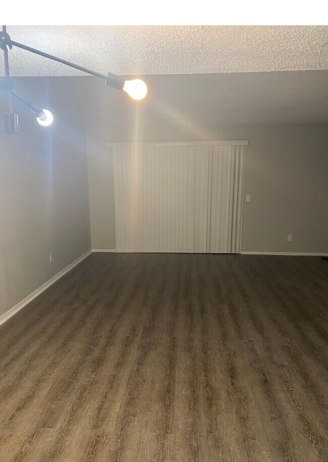 Building Photo - Cozy 3-Bedroom Townhome Close to Base and Shopping