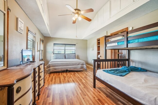 Building Photo - 4211 San Jacinto Dr
