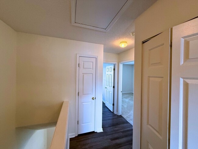 Building Photo - 204 Braelock Dr
