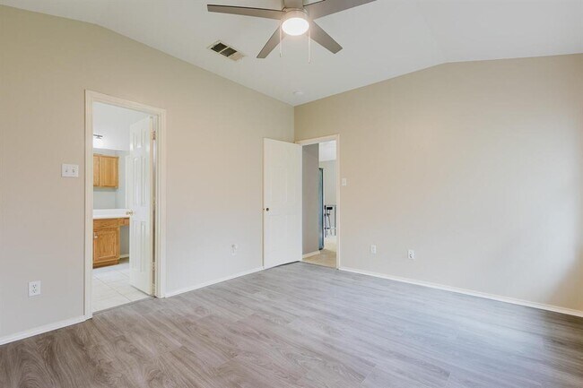 Building Photo - 1409 Molson Lake Dr