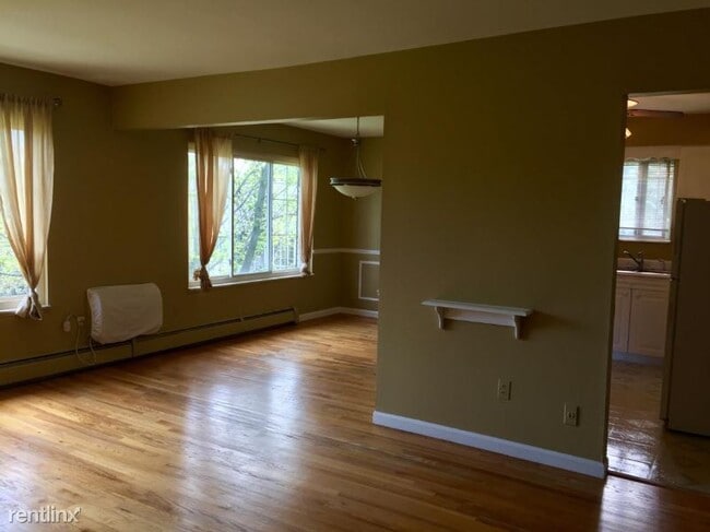 Building Photo - 100 W Hickory Grove Rd