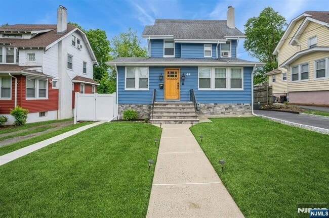 Primary Photo - 44 Garden St