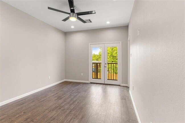 Building Photo - 5307 Groveton St