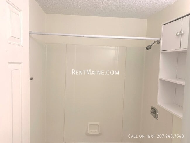 Building Photo - 29 Chamberlain St