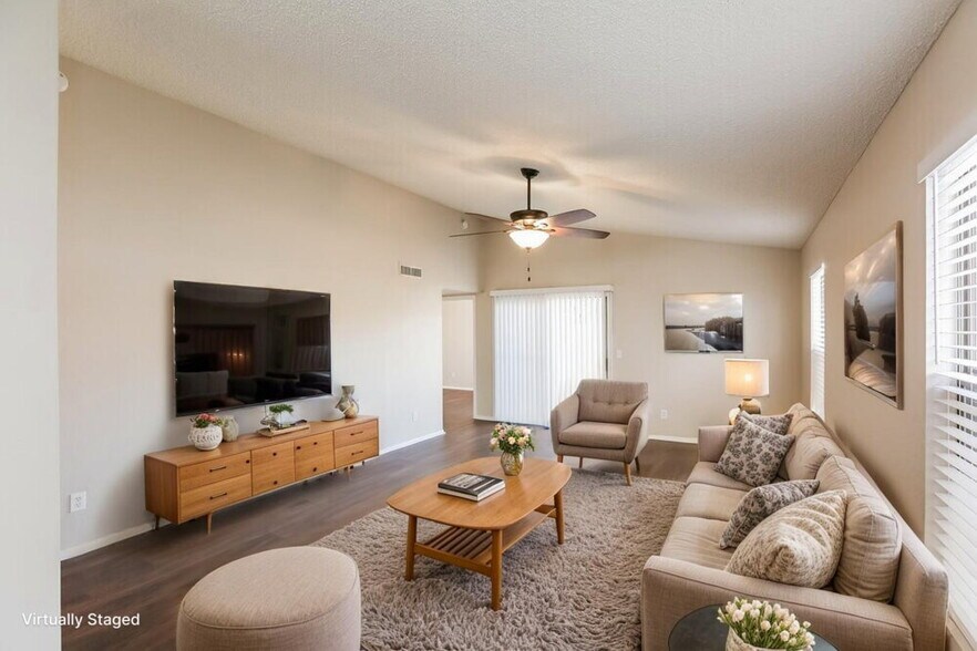 Building Photo - 11622 W Olive Dr