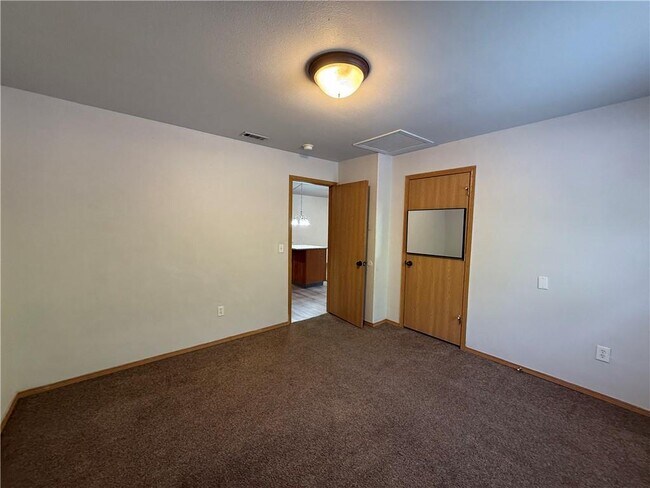 Building Photo - 8148 Randall Ln