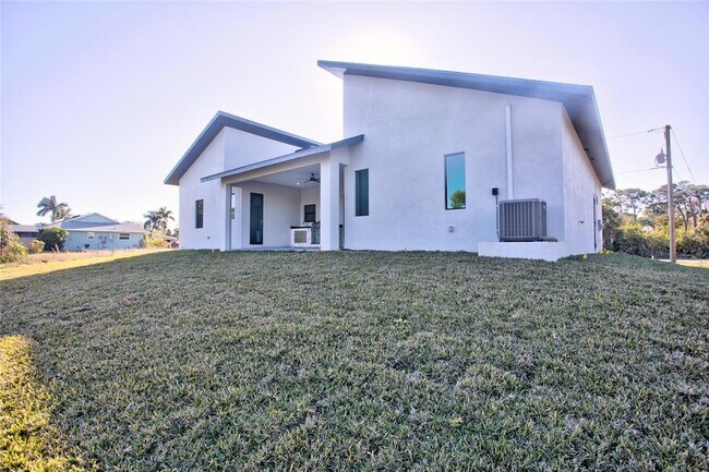 Building Photo - 9574 Salt Lake St