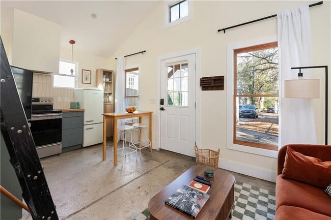 Building Photo - 1583 Braeburn Dr SE