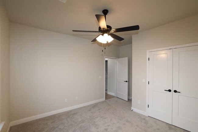 Building Photo - 3251 Tulsa Dr