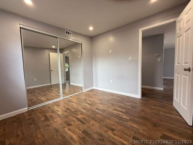 Building Photo - 4265 SW 62nd Ave