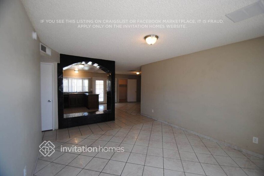 Building Photo - 3105 N 59th Ave