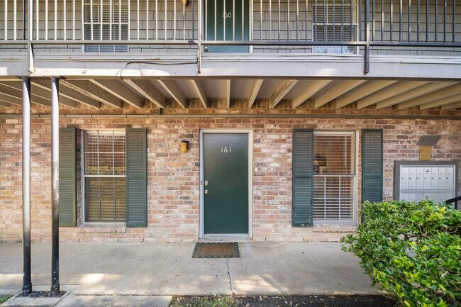 Building Photo - 8931 Gaylord Dr
