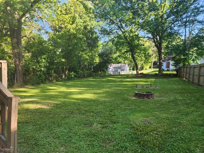 Building Photo - 2577 Eastwood Dr