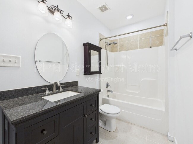 Building Photo - 656 Abbey Village Cir