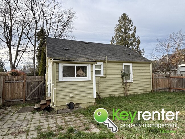 Building Photo - Cozy 2Bath/1Bath Tacoma House