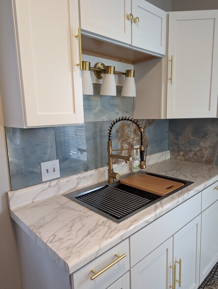 Building Photo - 8 Pleasant St