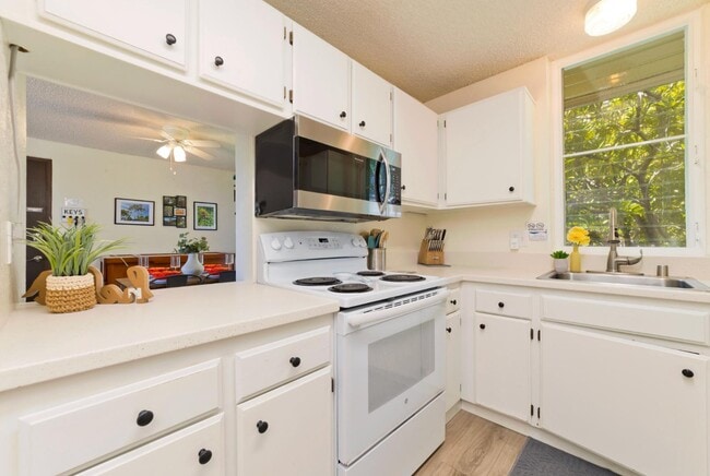 Building Photo - 78-7030 Alii Dr 405 - Keauhou Akahi 405