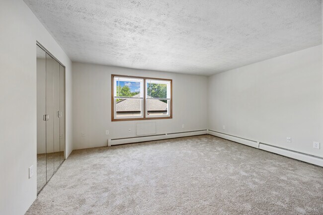 Building Photo - 64 Nutmeg Dr