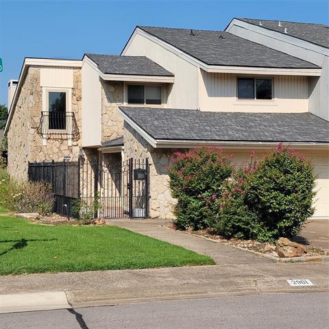 Building Photo - 2901 Country Pl Cir