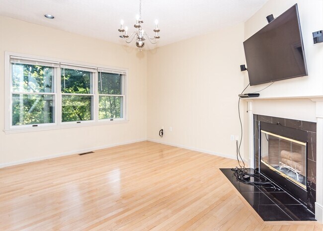 Building Photo - 285 Bishops Forest Dr