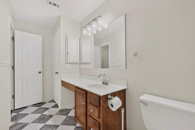 Building Photo - 11517 Chatam Berry Ln