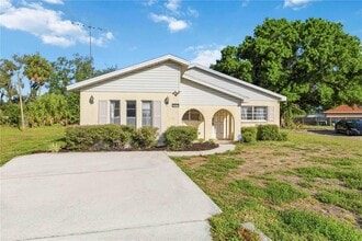 Building Photo - 2615 9th Ave Dr E