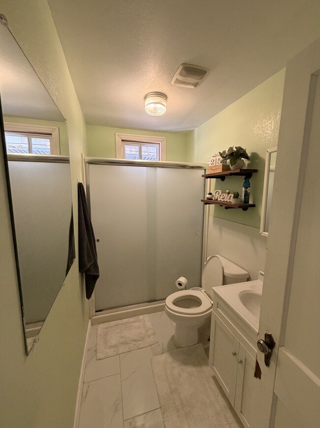 Building Photo - 603 S Ross Blvd