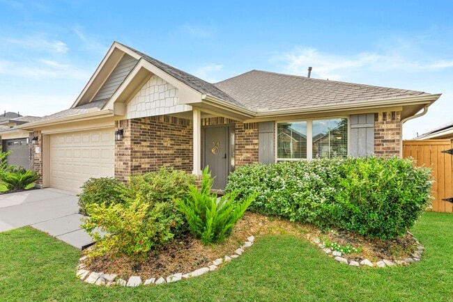 Building Photo - 13301 Lago Acero