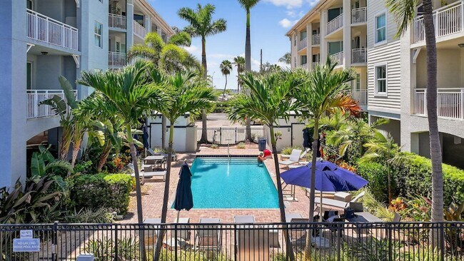 Building Photo - 275 NW Flagler Ave