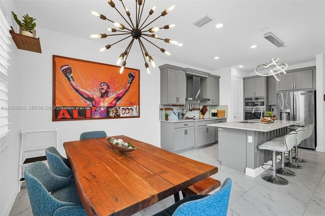 Building Photo - 4091 Pelicano Way