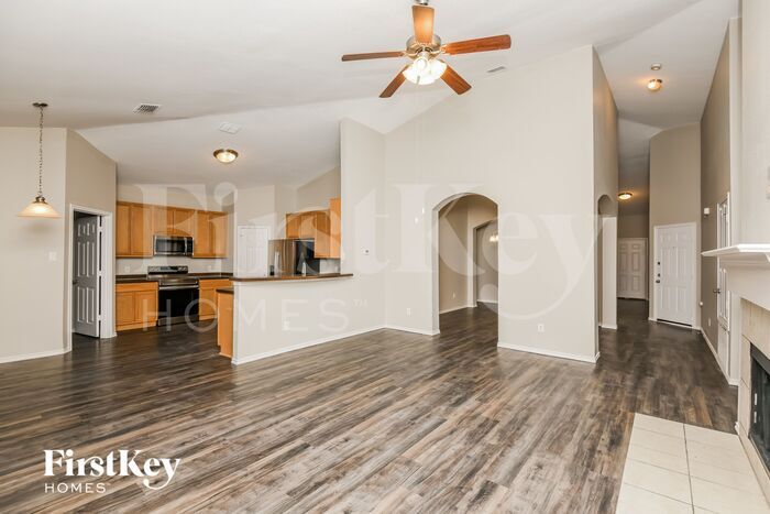 Building Photo - 711 Jennie Marie Cir