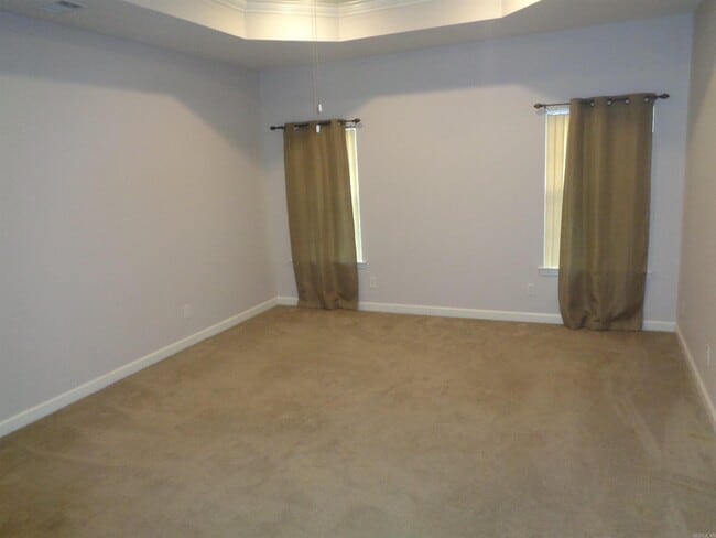 Building Photo - 5059 Silver Oak Dr