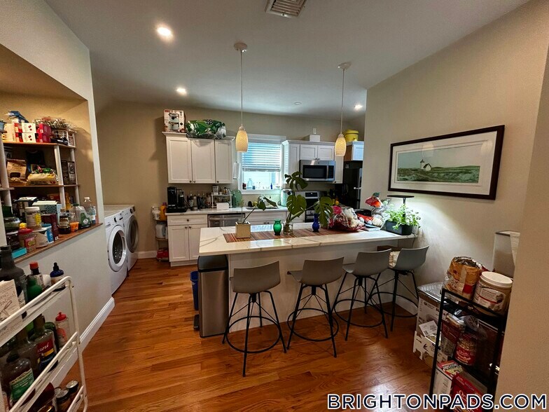 Building Photo - 35 Winship St