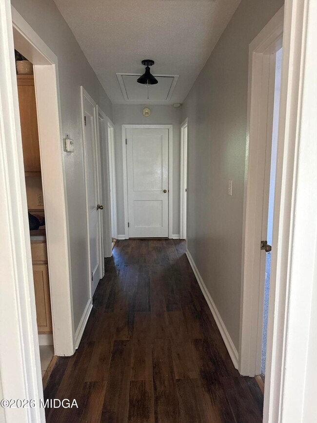 Building Photo - 3823 St Charles Pl