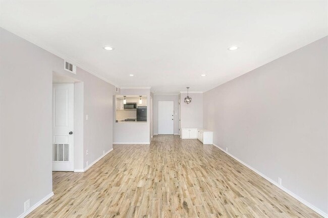 Building Photo - 5353 Institute Ln