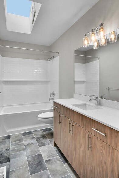 Guest bath - 34505 US 2