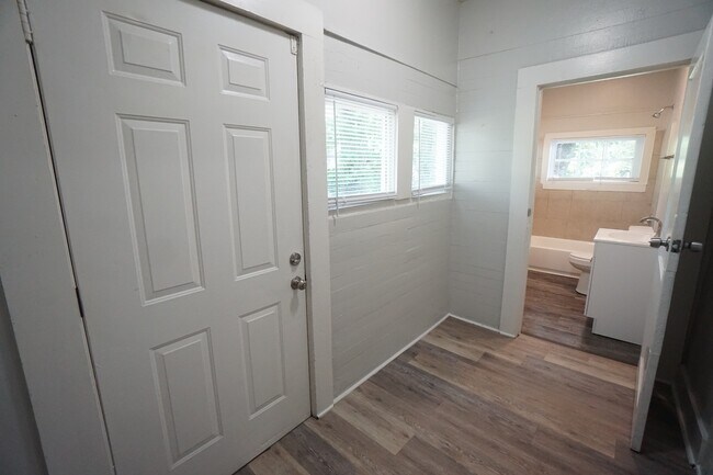 Building Photo - 4335 Jackson St