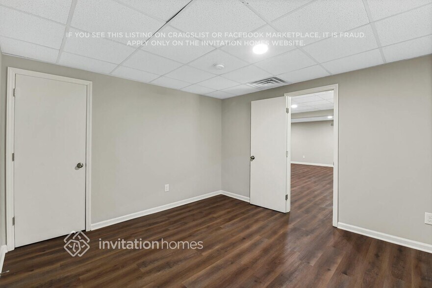 Building Photo - 2221 Gemway Dr