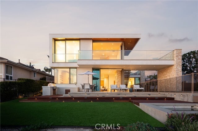 Building Photo - 2010 Calle De Los Alamos