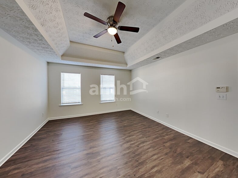 Building Photo - 750 Compton Ln