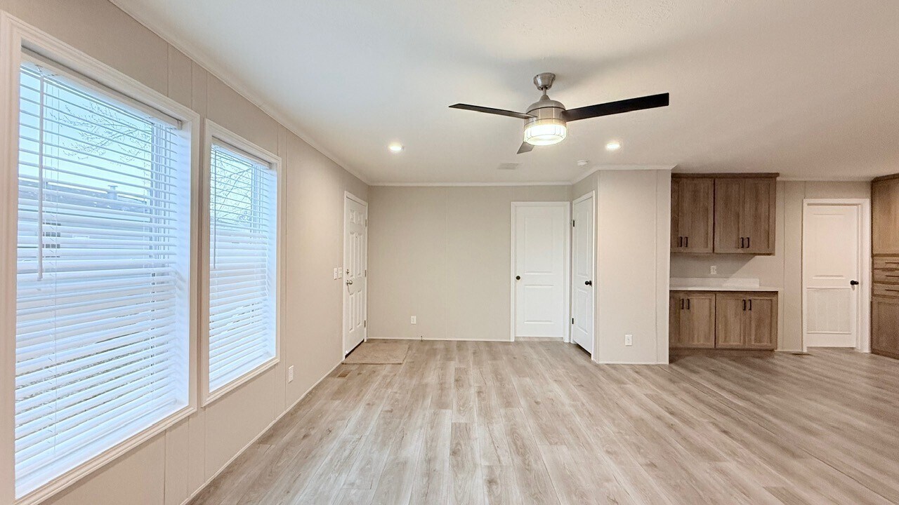 Building Photo - 29647 Erie Ct