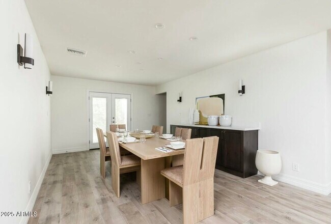 Building Photo - 11212 N Sundown Dr