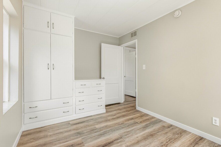 Building Photo - 24 Sherman Ter