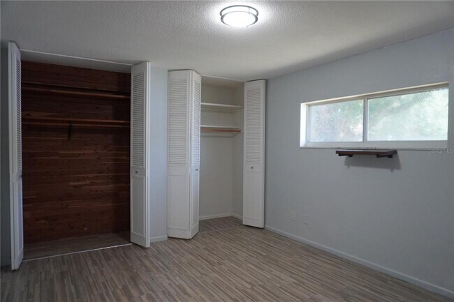 Building Photo - 401 Palm Springs Dr