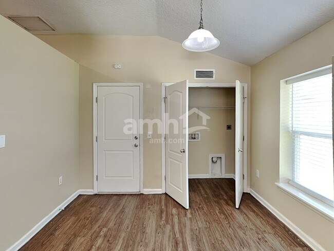 Building Photo - 6381 Louis Clark Ct