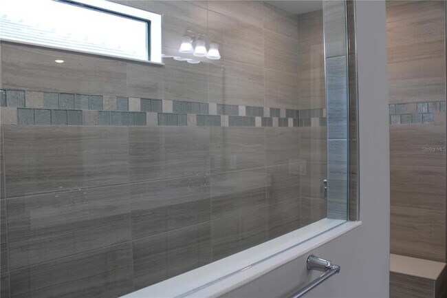 Building Photo - 6106 Bluestar Ct