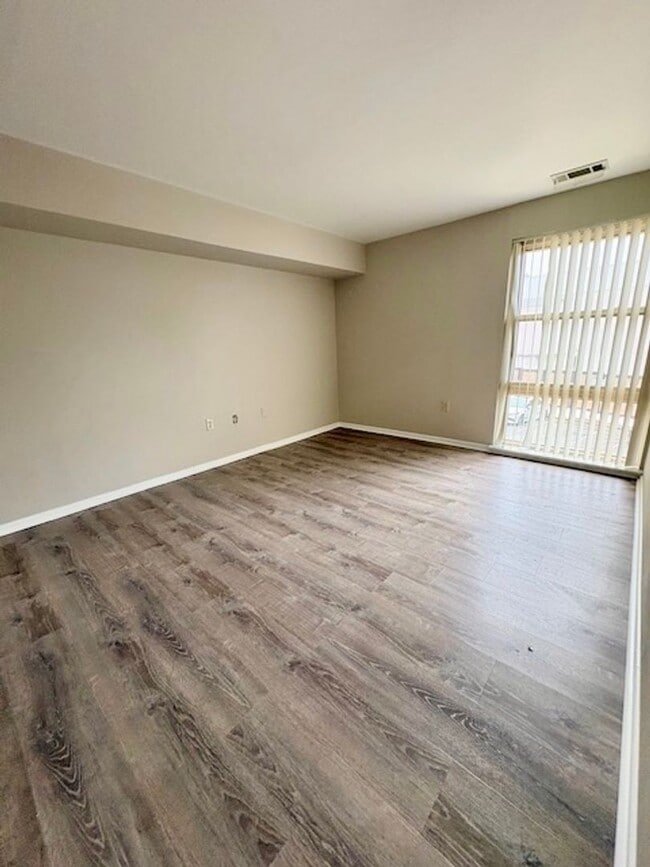 Building Photo - 2109 Greenery Ln