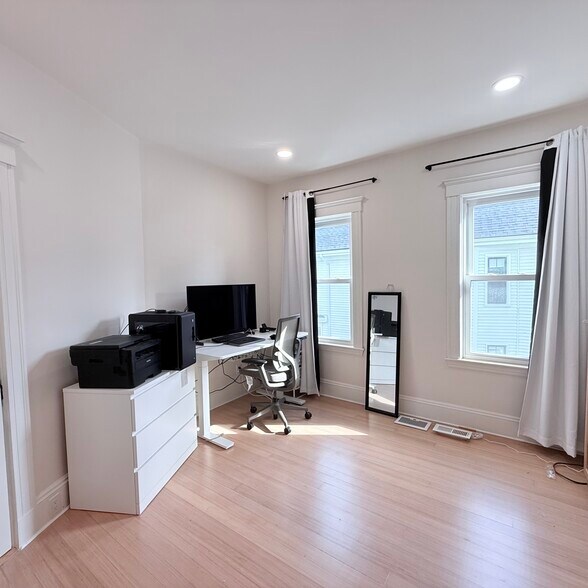 Bedroom3 - 21 Harlow St